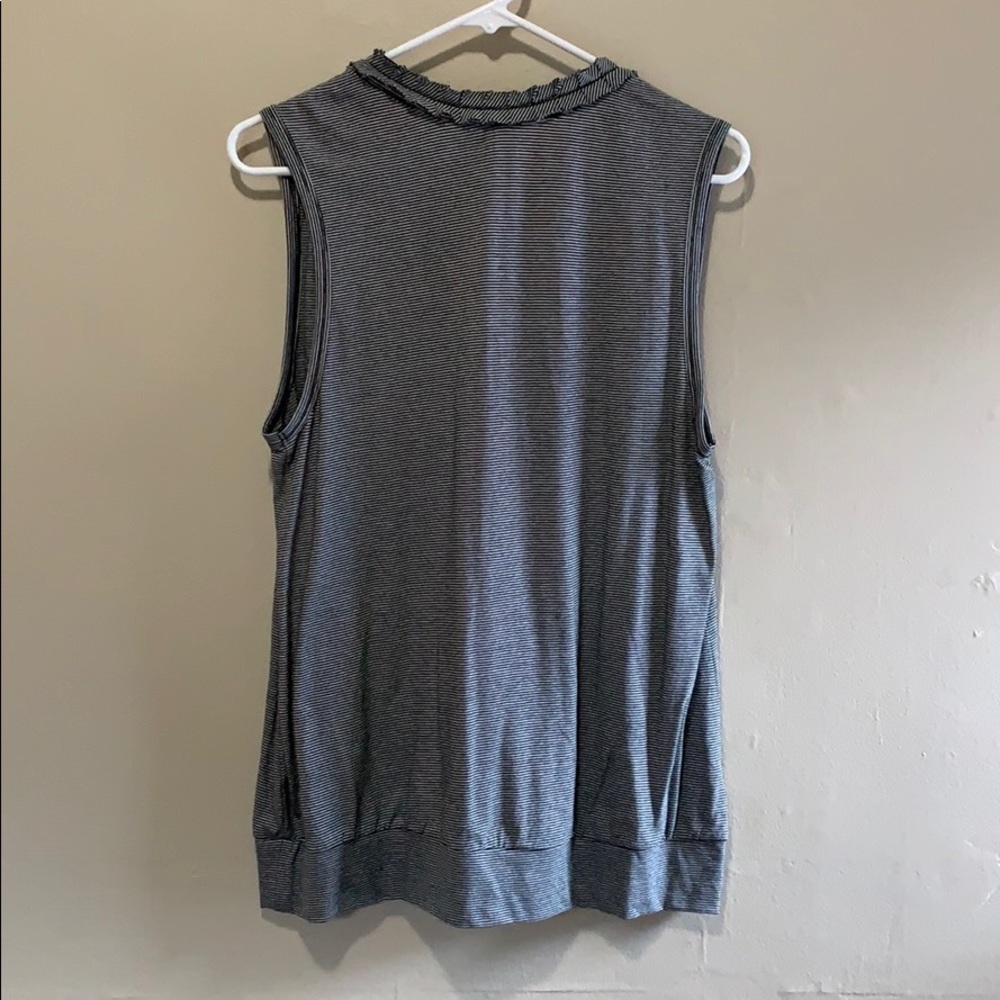 Large Black & White Stripped Ann Taylor LOFT Top - Picture 6 of 8